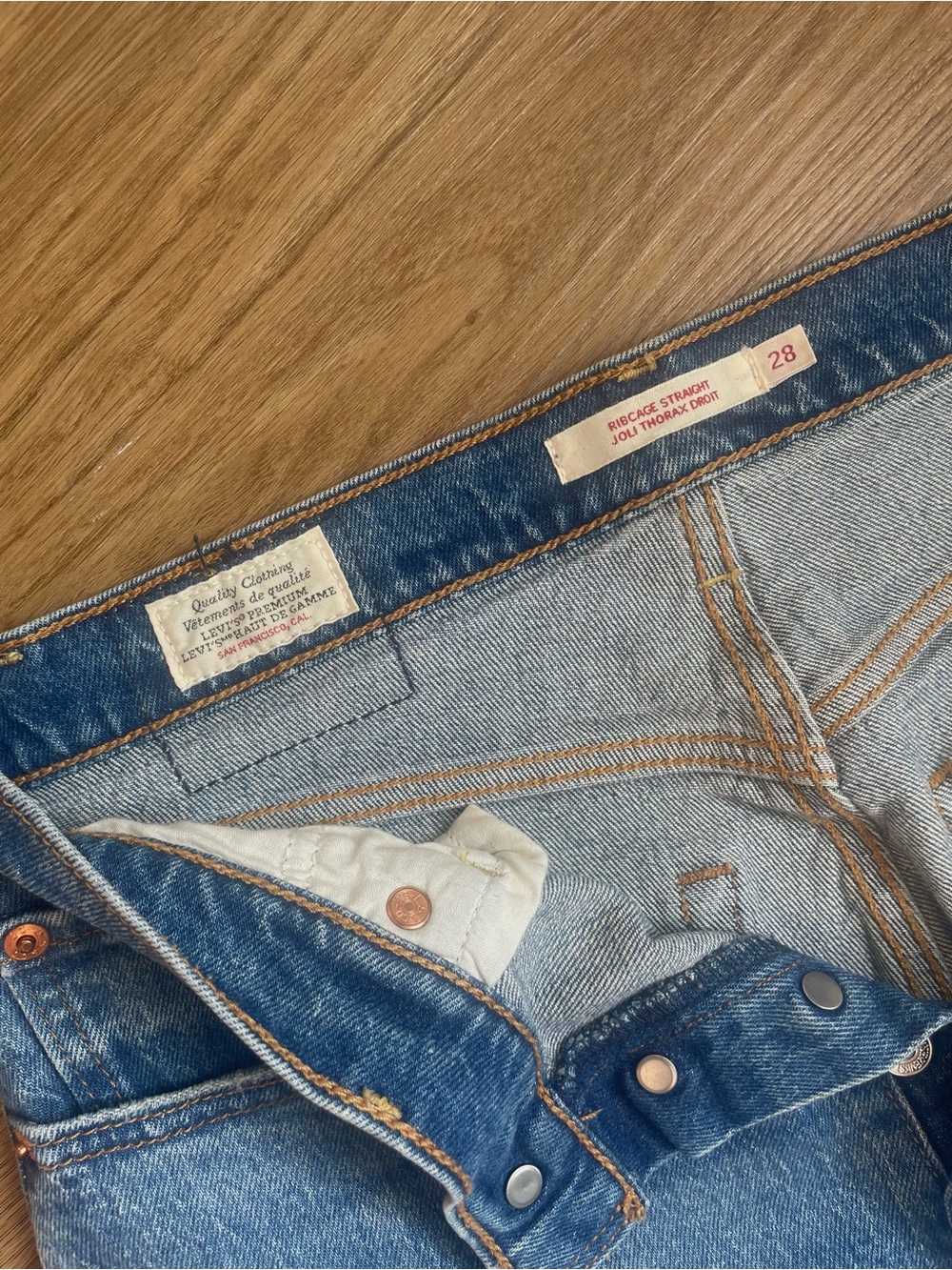 Levi's Ribcage Straight - Picture 5 of 6